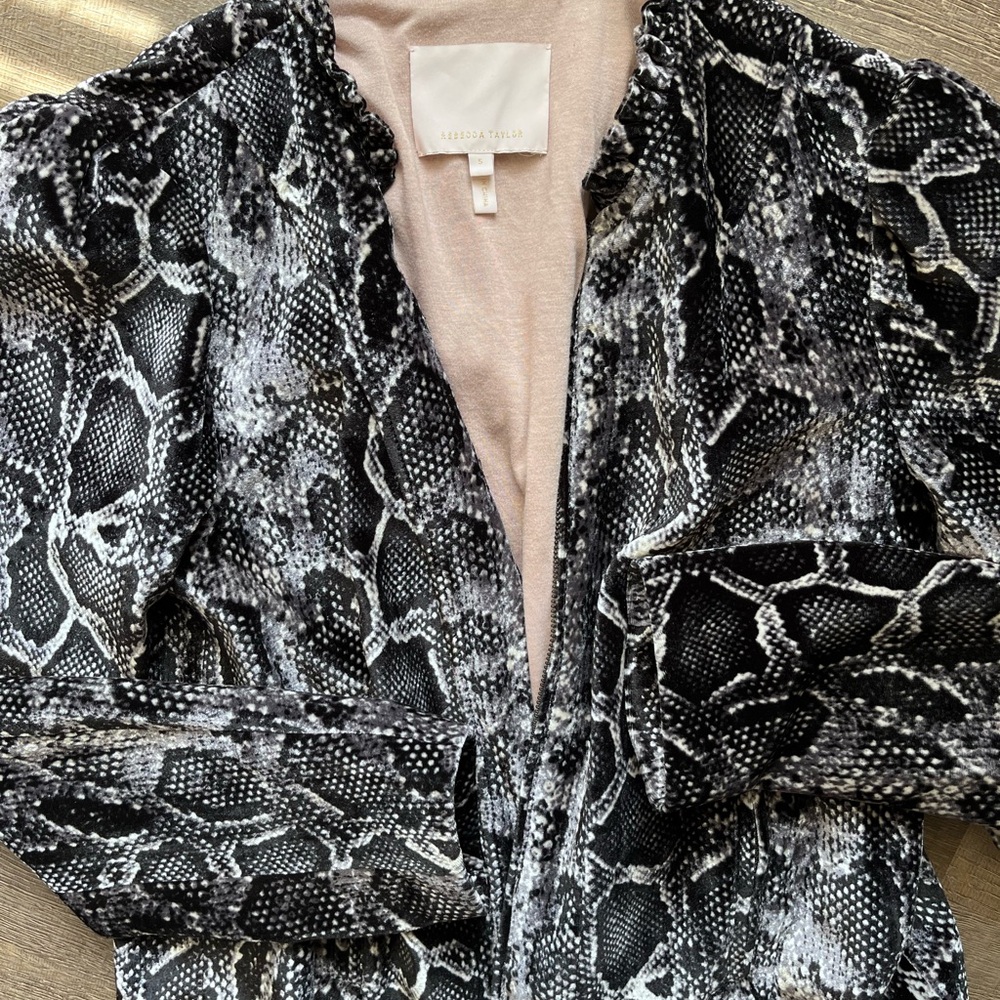 Rebecca Taylor Snake Print Velvet Blazer Jacket Size Small Bold Confident zip - Picture 2 of 8